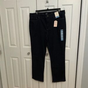 Woman’s St.John’s Bay NWT Straight Leg Dark Wash Jeans